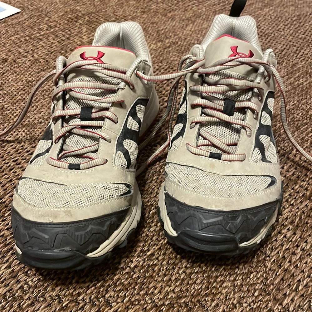 Under armor tennis shoes